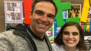 Filha de Tadeu Schmidt revela ajuda secreta nos discursos do BBB