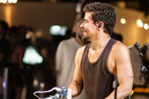 Thiago Martins Relembra Avenida Brasil e Lança Novo Álbum Quintal do TG