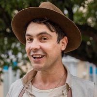 Tolstói e Albert Einstein Desvendam o Segredo da Felicidade Verdadeira