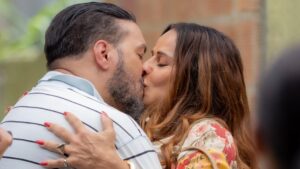 Três Graças: Consuelo beija Misael e cai na cama com tudo do jeito que Joaquim não esperava!