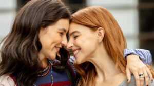 Três Graças Faz História com Novela Vertical de Protagonistas Lésbicas