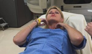 Val Marchiori desabafa ao ir sozinha para sessão de radioterapia