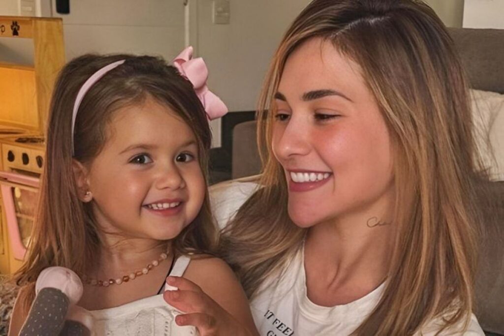 Virginia Fonseca mostra agenda lotada de Maria Alice após polêmica sobre faltas escolares