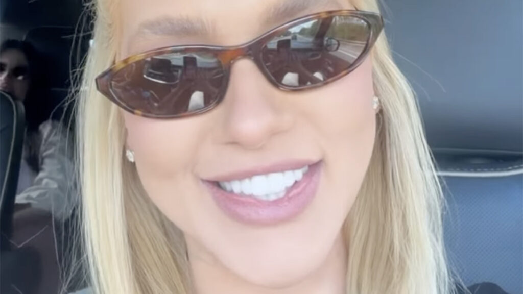 Virginia prestigia o namorado, Vini Jr, em treino da Seleção Brasileira