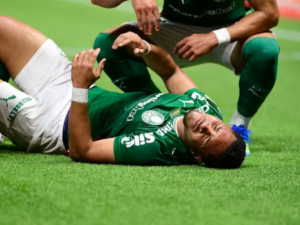 Vitor Roque Machucado: Palmeiras Confirma Cirurgia e Ausência até Após a Copa