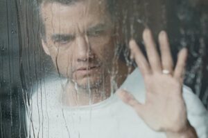 Wagner Moura retorna com suspense na Netflix com ‘A Última Casa’!