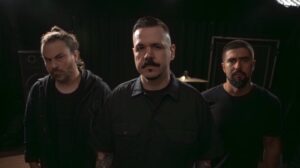 Wally ressurge com nova banda e fogo no barraco!