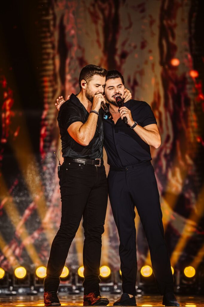 Zé Neto & Cristiano Lançam Primeira Parte do DVD “Vocês & Deus” Cheio de Emoção