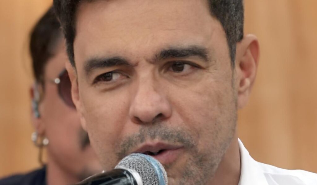 Zezé Di Camargo manda recado de apoio a Bolsonaro em prisão domiciliar e causa polêmica!