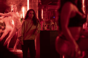 Alice Braga estreia em ‘No Jardim do Ogro’ e Disney libera primeira imagem sensacional!