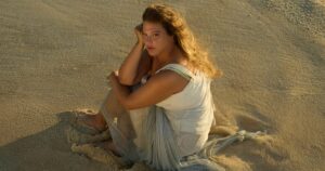 Alice Caymmi leva releituras do avô Dorival Caymmi aos palcos com álbum inédito