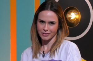 Ana Paula Renault confessa: beijaria ex-brother na surdina!