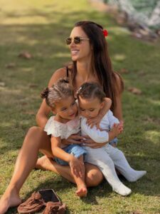 Bruna Biancardi encanta seguidores ao compartilhar momentos fofos com as filhas Mavie e Mel