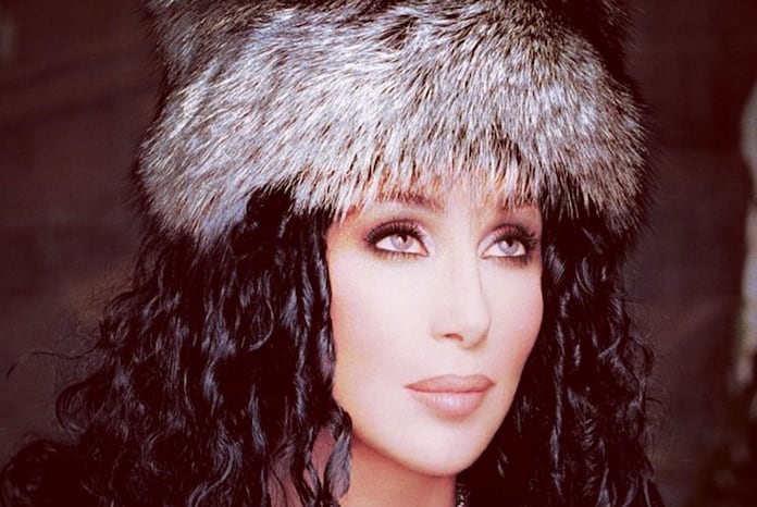 Cher Completa 80 Anos e Relembra Carreira Sensacional na Música e Cinema