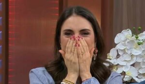 Chris Flores interrompe ‘Melhor da Tarde’ com revelação emocionante