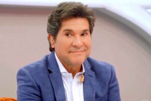Filha do cantor Daniel faz aparição rara na TV com a mãe Aline