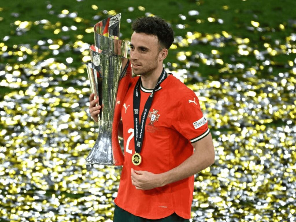 Liverpool inaugura memorial permanente para Diogo Jota e irmão em Anfield