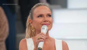 Eliana fica aos prantos no ‘Em Família’ e motivo sensibiliza telespectadores