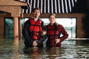 Leticia Colin vive drama intenso em estreia de ‘Quem Ama Cuida’ com enchente devastadora