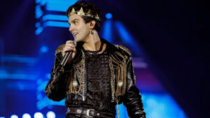 Luan Santana recebe chuva de celebridades em seu show; veja quem foi