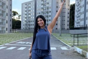 Marciele comemora primeiro imóvel próprio após BBB 26 e ganha honraria no Amazonas