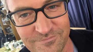 Objetos Pessoais de Matthew Perry Vão a Leilão, Incluindo Carta de Jennifer Aniston