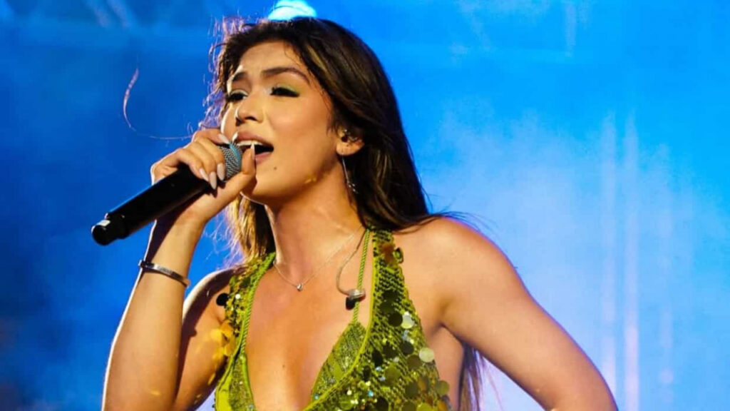 Melody é acusada de playback e usar voz da irmã em shows; pai se posiciona