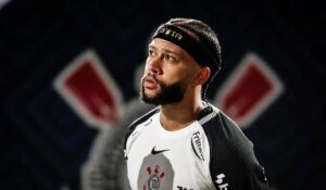 Corinthians enfrenta perrengue com Memphis Depay