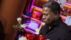 Paulinho da Costa: Percussionista Carioca Ganha Estrela na Calçada da Fama