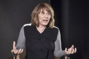 Renata Sorrah enfrenta acusação grave de assédio por ex-funcionária