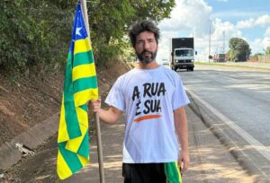 Sandro Pedroso chega em Brasília após epopeia de 200 km e deixa recado bombástico