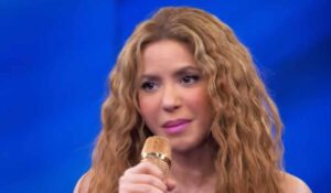 Shakira quebra silêncio após pai passar mal e ser internado na UTI