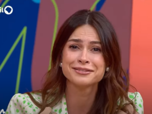 Thaila Ayala comemora 20 anos de carreira e avisa: vilã nova está chegando no Globoplay!