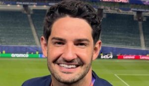 Alexandre Pato anuncia acontecimento marcante e posta: ‘Que honra estar aqui!’