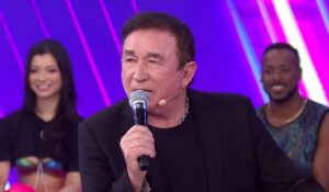 Amado Batista Escapa de Tragédia: Palco Desaba Durante Show