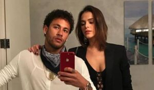 Bruna Marquezine Abre o Jogo sobre Namoro com Neymar aos 18!
