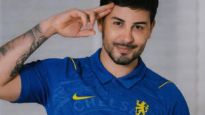 Carlinhos Maia vira garoto-propaganda do Chelsea e web reage com deboche