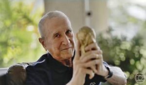 Carlos Alberto Parreira em estado grave! Lenda do futebol passa por cirurgia de emergência