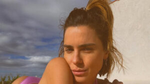 Carolina Dieckmann Exibe Corpão aos 47 Anos em Biquíni Rosa