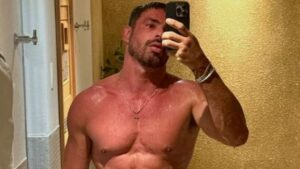 Cauã Reymond impressiona com flexibilidade em treino intenso nos EUA