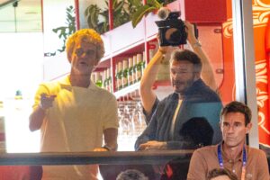 David Beckham e Guga trocam papo animado em Roland Garros
