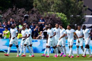 Dembélé faz hat-trick e França massacra a Noruega na Copa