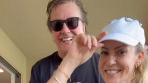 Fábio Jr. surge em vídeo ‘quente’ com a esposa e troca beijão