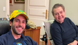 Faustão surge radiante assistindo jogo da Seleção Brasileira na Copa do Mundo