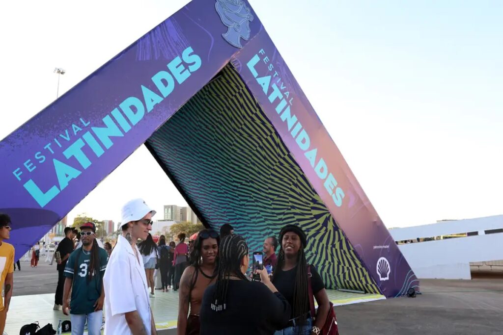 Festival Latinidades 2026 confirma TUDO! Linn da Quebrada, Karol Conká e mais!