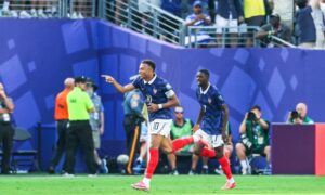 França Arrasa Suécia e Mbappé Brilha: Seleção Francesa é Imparável na Copa!