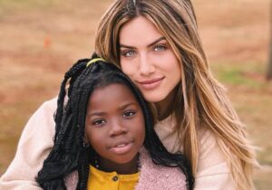 Giovanna Ewbank surpreende filha com festa emocionante em outro país