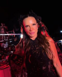 Ivete Sangalo compra anel de luxo e reforça romance com empresário