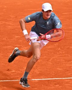 João Fonseca Estreia com Tudo em Wimbledon e Elimina Ex-Top 10!