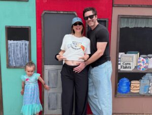 Kaley Cuoco está grávida de sua segunda filha com Tom Pelphrey!